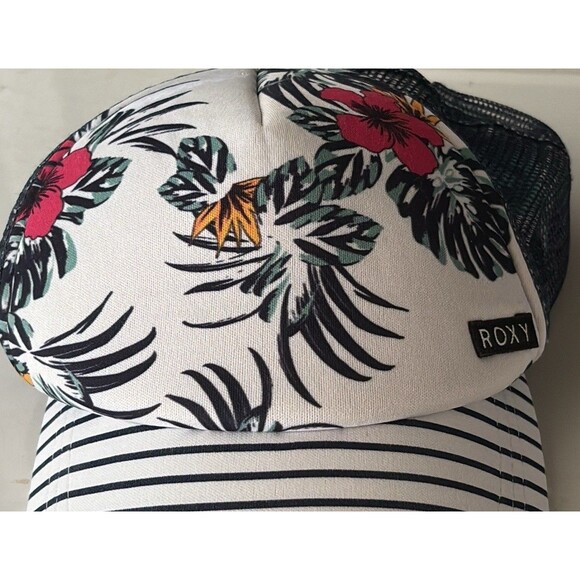 ROXY Trucker Hat Snap Back Mesh Beach Summer Floral Stripes Surf Vibes Cap Y2K - Picture 3 of 6